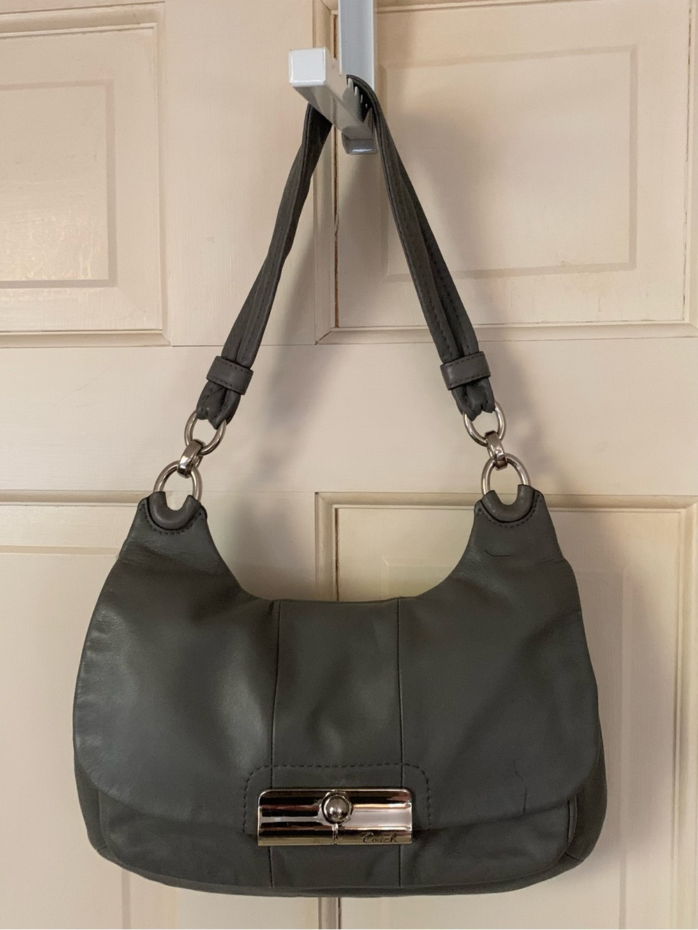Coach gray leather shoulder bag, Kristen


Coach